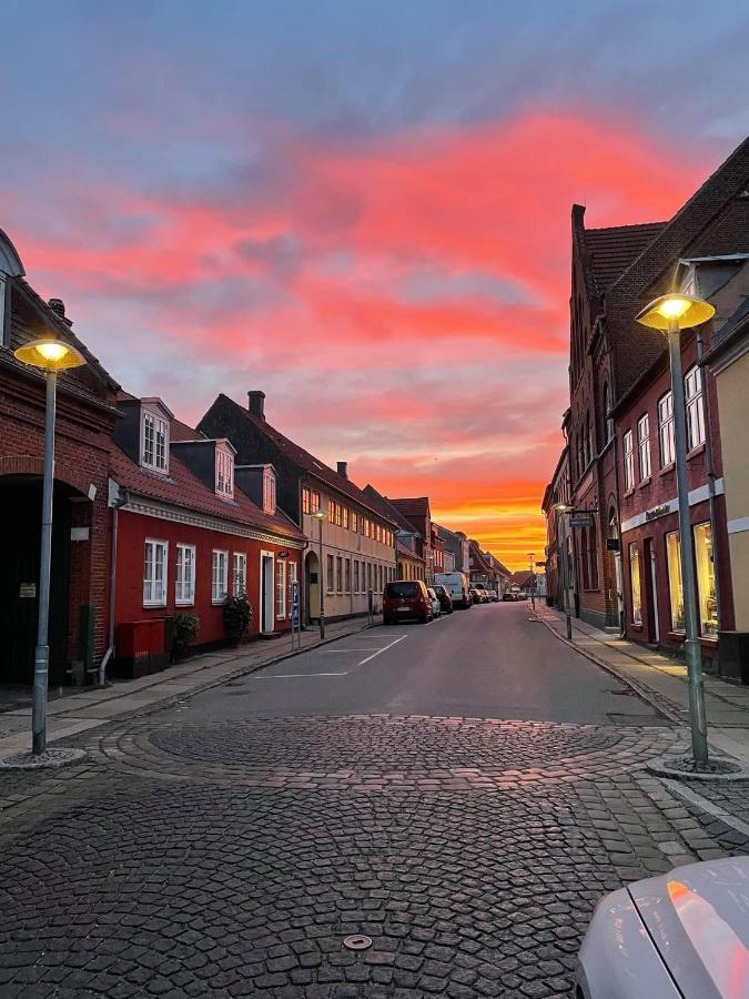 Charmerende Byhus I Praesto Centrum エクステリア 写真
